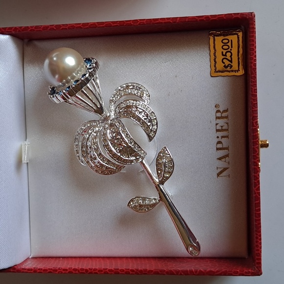 Napier Brooch Set - Picture 2 of 14